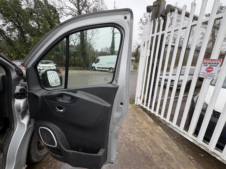 2015 Vauxhall Vivaro – Model: Vivaro  2900 Sportive CDTi – YP15JLU