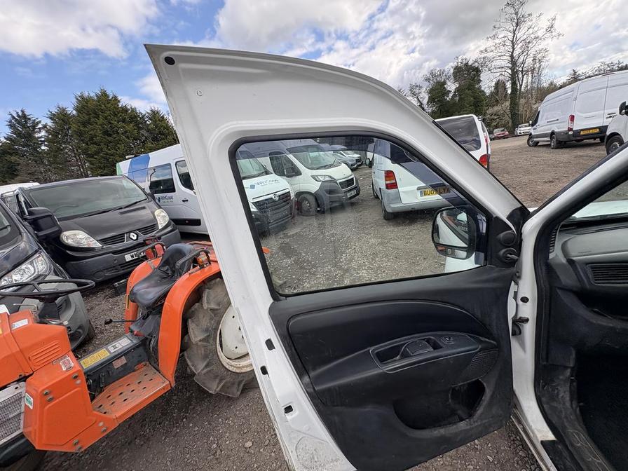 2018 Vauxhall Combo – Model: Combo 2300 CDTi – NL18EEF