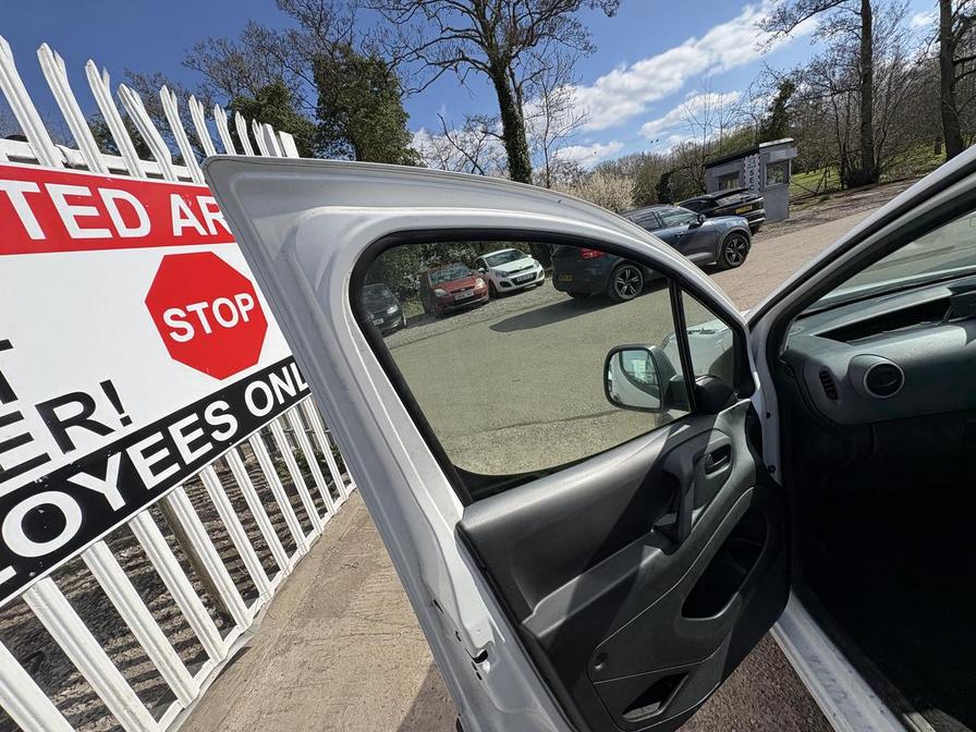 2017 Peugeot Partner – Model: Partner Professional L1 Blue HDi – MK17BZA