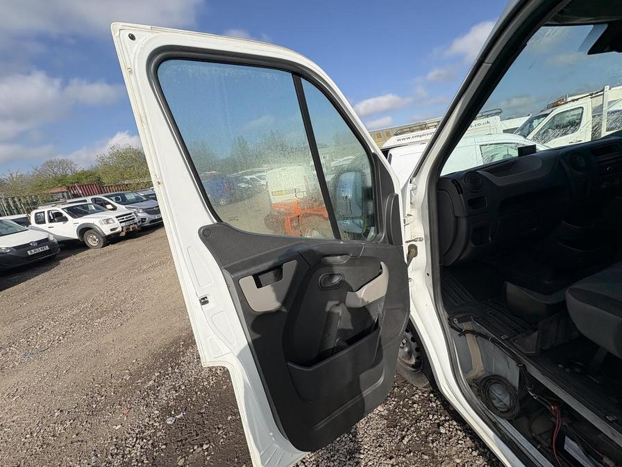 2015 Renault Master – Model: Master 165.35 C LWB – BX15JPY