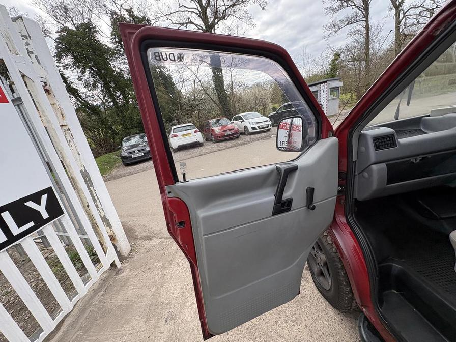 1995 Volkswagen Caravelle – Model: Transporter Caravelle – N403UVM