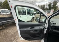 2019 Vauxhall Combo – Model: Combo 2300 Sportive S/S – DP69UPJ