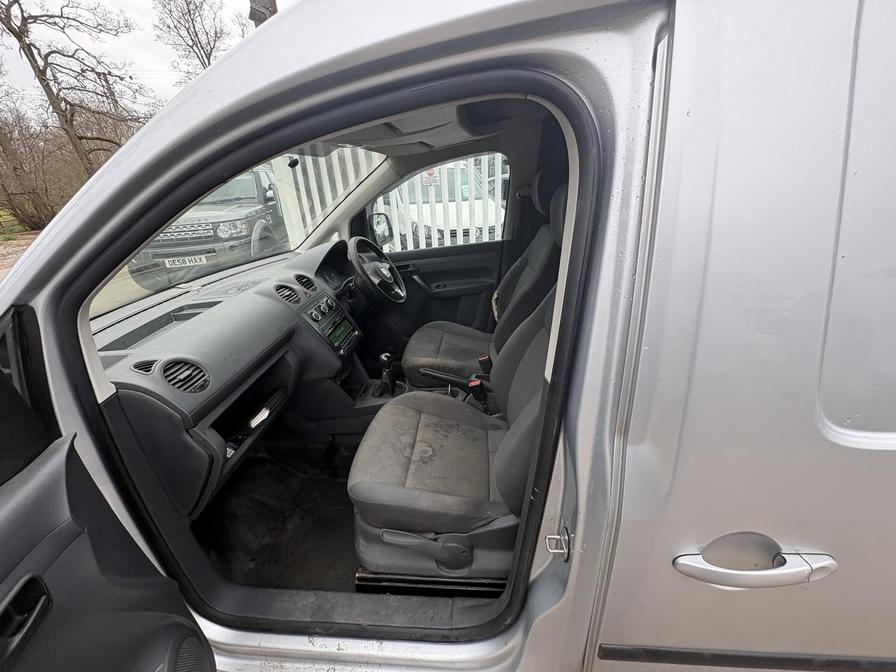 2014 Volkswagen Caddy MaxI – Model: Caddy Maxi C20 Highline TDI BlueMotion Technology – GP14NWT