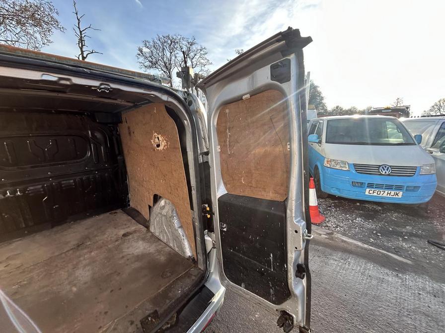 2014 Vauxhall Combo – Model: Combo 2000 L1H1 CDTi Sportive – DV64PYD