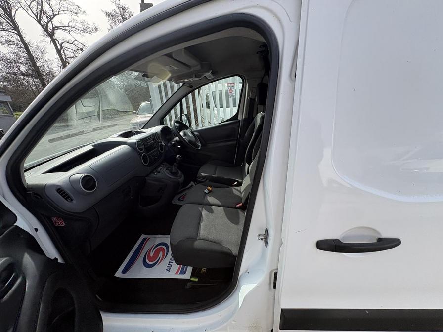 2017 Citroen Berlingo – Model: Berlingo 750 LX Blue HDi S/S – LC67VJJ