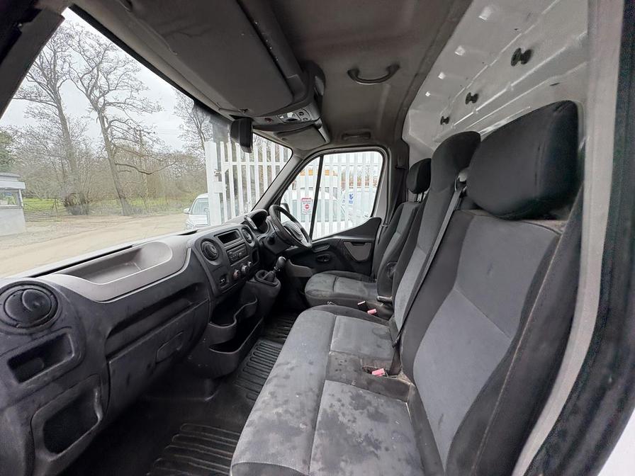 2011 Renault Master – Model: Master LH35 dCi 100 – MK11HHA