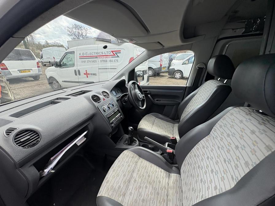 2014 Volkswagen Caddy MaxI – Model: Caddy Maxi C20 Startline TDI BlueMotion Technology – BJ63XKT