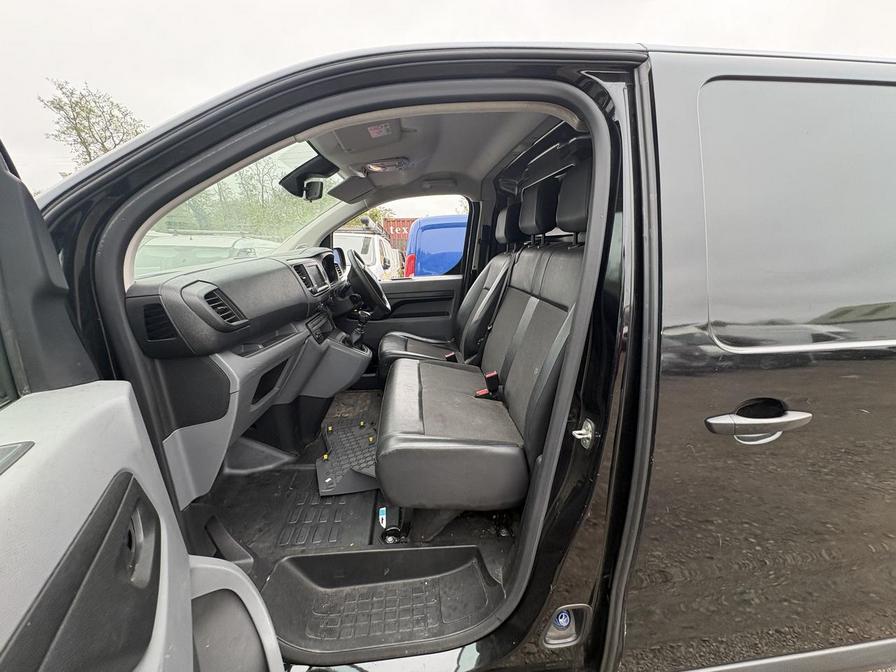 2019 Vauxhall Vivaro – Model: Vivaro 2900 Dynamic S/S – DP69VHY