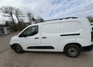 2022 Vauxhall Combo – Model: Combo 2300 Dynamic TD – KN22KTC