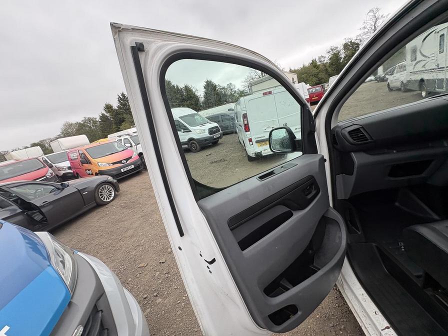 2020 Vauxhall Vivaro – Model: Vivaro 2900 Sportive S/S – DU70XJK