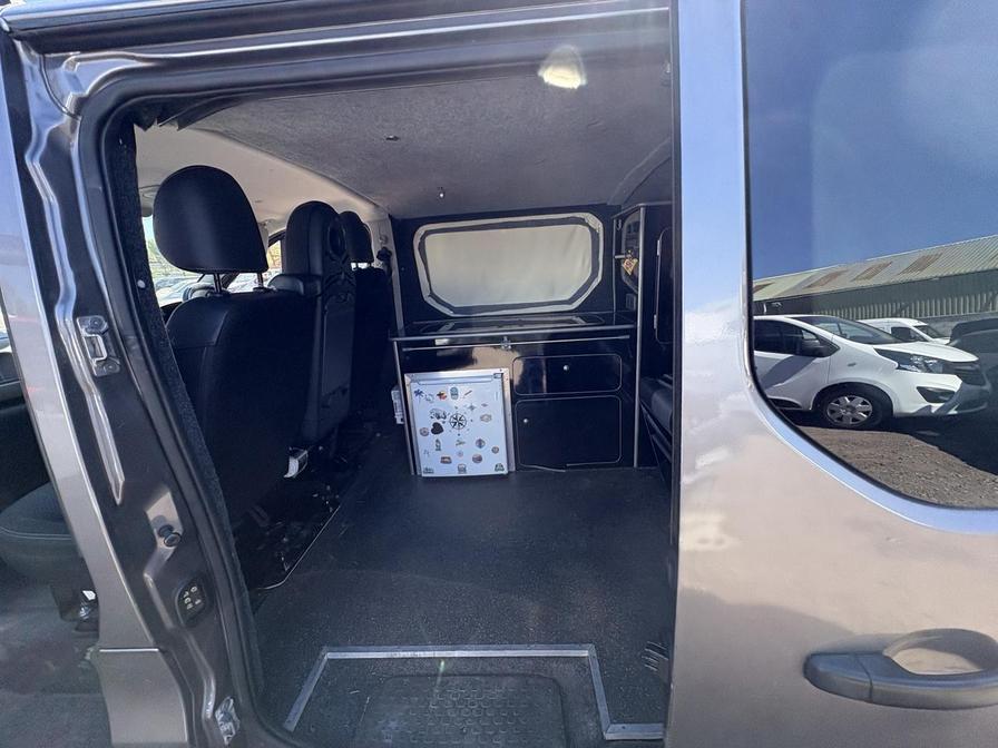 2017 Renault Trafic – Model: Trafic SL27 Sport Nav dCi – YE17ZKV