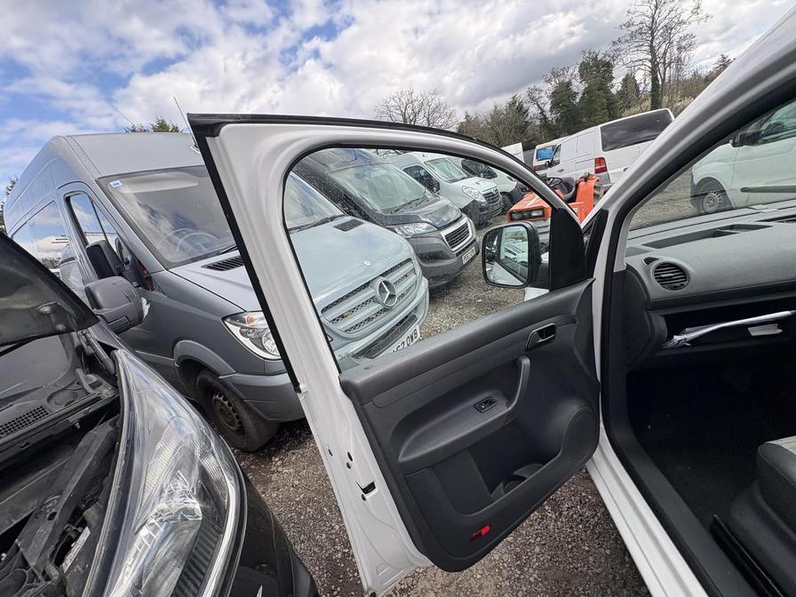 2014 Volkswagen Caddy MaxI – Model: Caddy Maxi C20 Startline TDI BlueMotion Technology – BJ63XKT