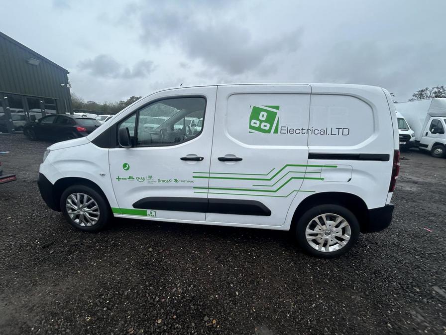 2021 Citroen Berlingo – Model: Berlingo 1000 Enterprise Blue HDi – KS21VUP