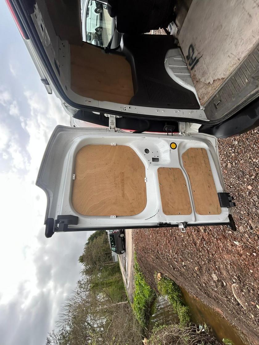 2019 Ford Transit Connect – Model: Transit Connect 230 Trend TDCi – VN69YSY