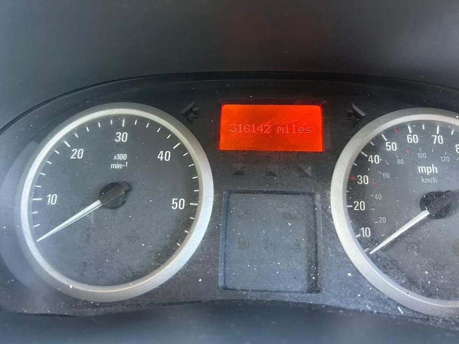 2014 Vauxhall Vivaro – Model: Vivaro 2900 CDTi LWB – HF14OCW