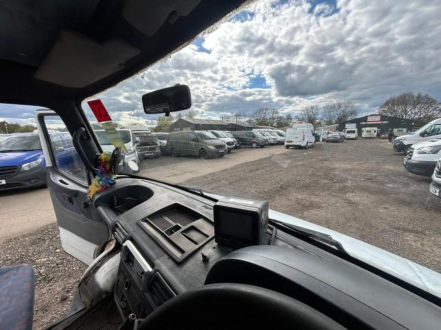 2001 LDV Convoy – Model: 400 Convoy D LWB – Y232KNF