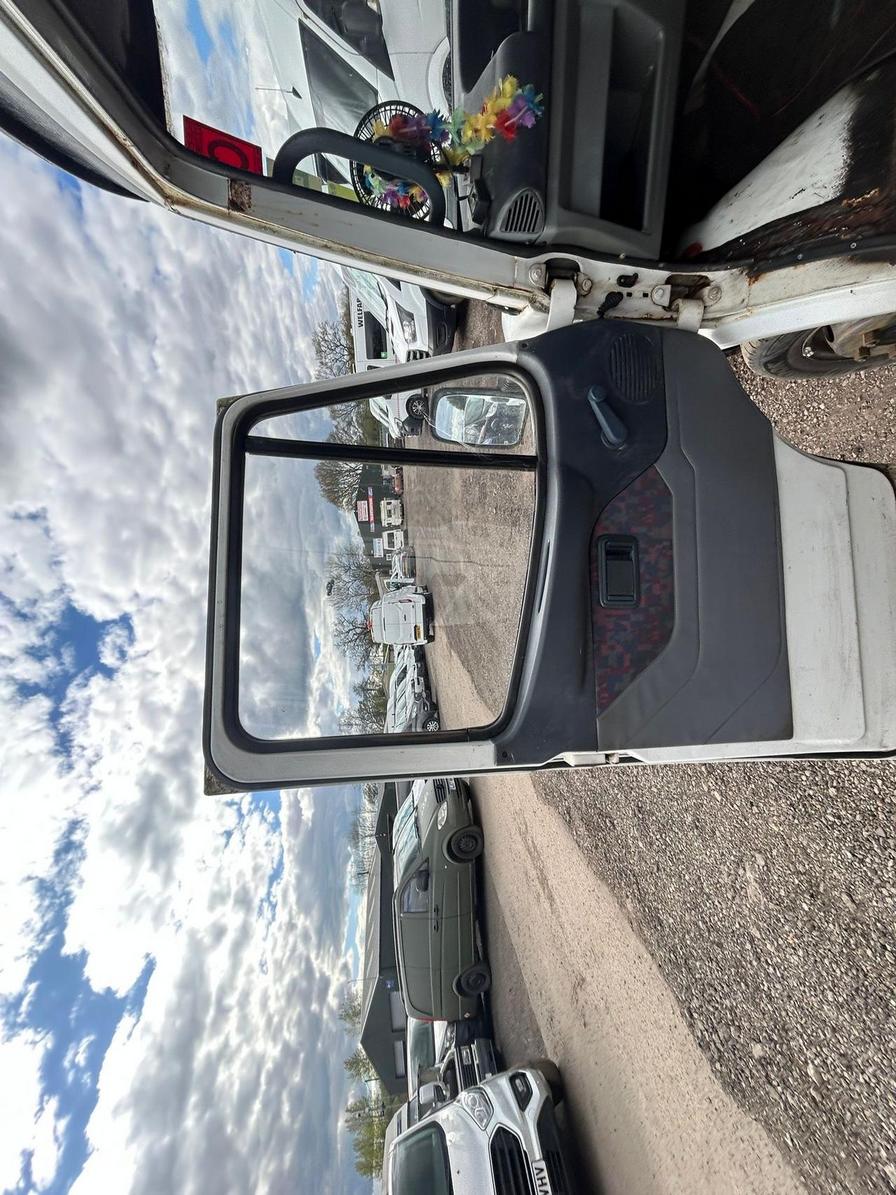 2001 LDV Convoy – Model: 400 Convoy D LWB – Y232KNF