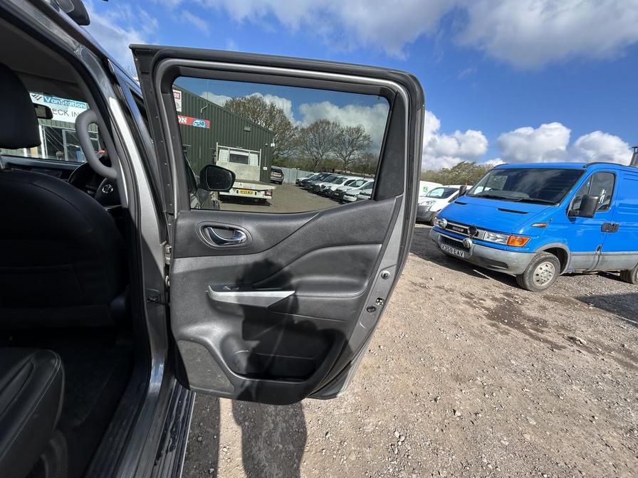2018 Nissan Navara – Model: Navara Tekna dCi Auto – YE68PCV