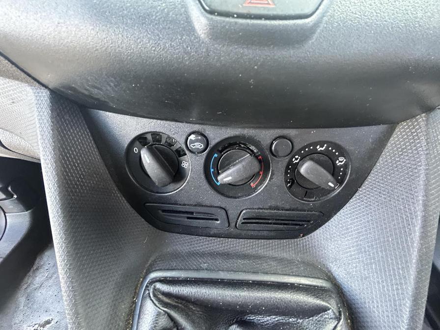 2015 Ford Transit Connect – Model: Transit Connect 200 – GN15OMY