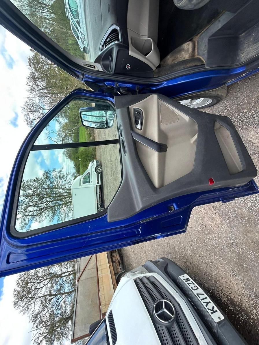 2017 Ford Transit Custom – Model: Transit Custom 310 Limited – VO17UVC