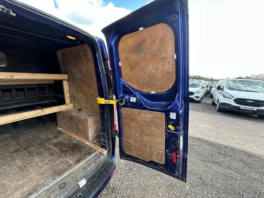 2017 Ford Transit Custom – Model: Transit Custom 310 Limited – VO17UVC