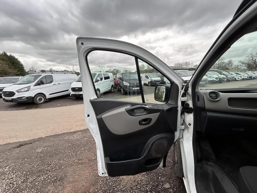 2015 Renault Trafic – Model: Trafic LH29 Business Energy dCi – NU65JYY