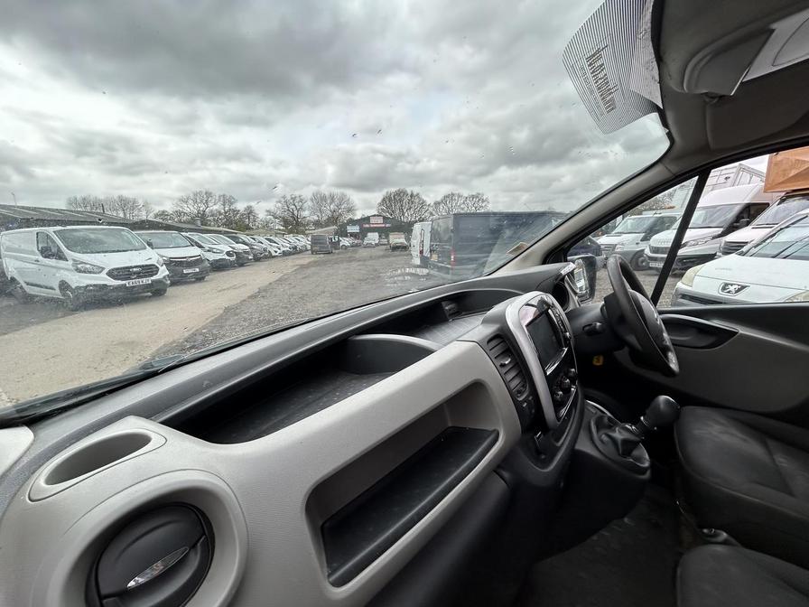 2015 Renault Trafic – Model: Trafic LH29 Business Energy dCi – NU65JYY