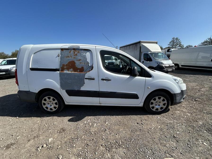 2011 Peugeot Partner – Model: Partner 750 SE HDi – PF61FYJ