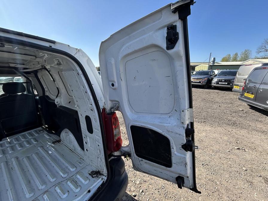 2011 Peugeot Partner – Model: Partner 750 SE HDi – PF61FYJ