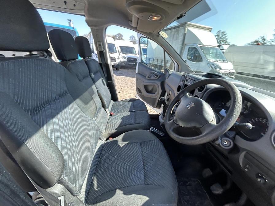 2011 Peugeot Partner – Model: Partner 750 SE HDi – PF61FYJ