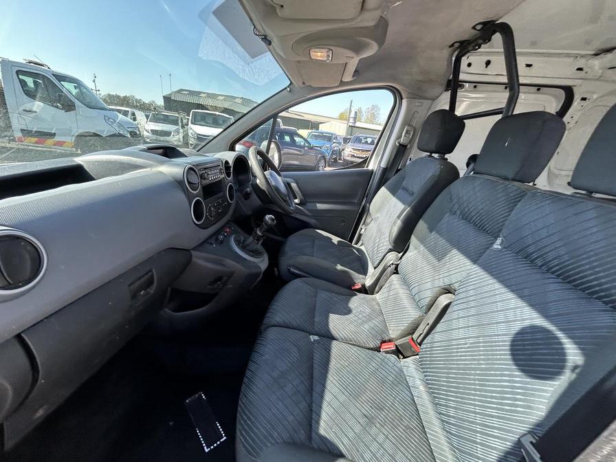 2011 Peugeot Partner – Model: Partner 750 SE HDi – PF61FYJ