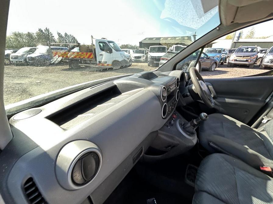 2011 Peugeot Partner – Model: Partner 750 SE HDi – PF61FYJ