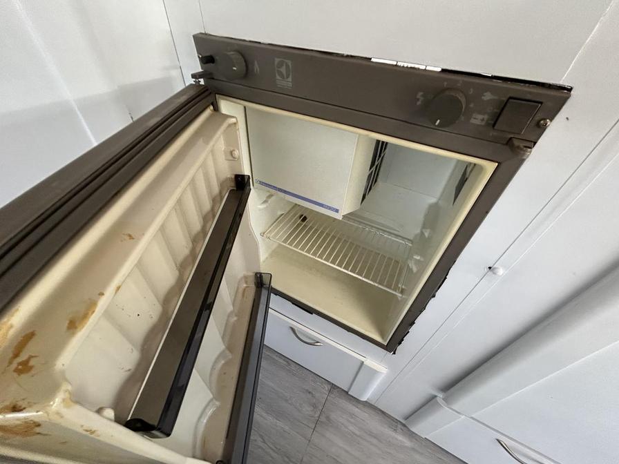 2003 Mercedes-Benz Sprinter – Model: Sprinter 311 CDi LWB – DE03DZX