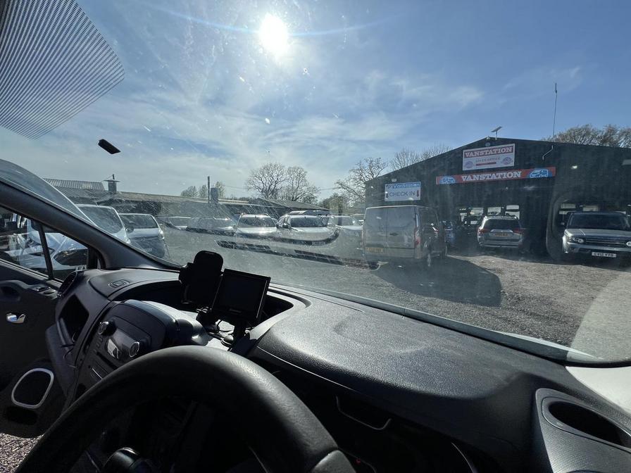 2017 Vauxhall Vivaro – Model: Vivaro  2900 Sportive CDTi – DY67EPU