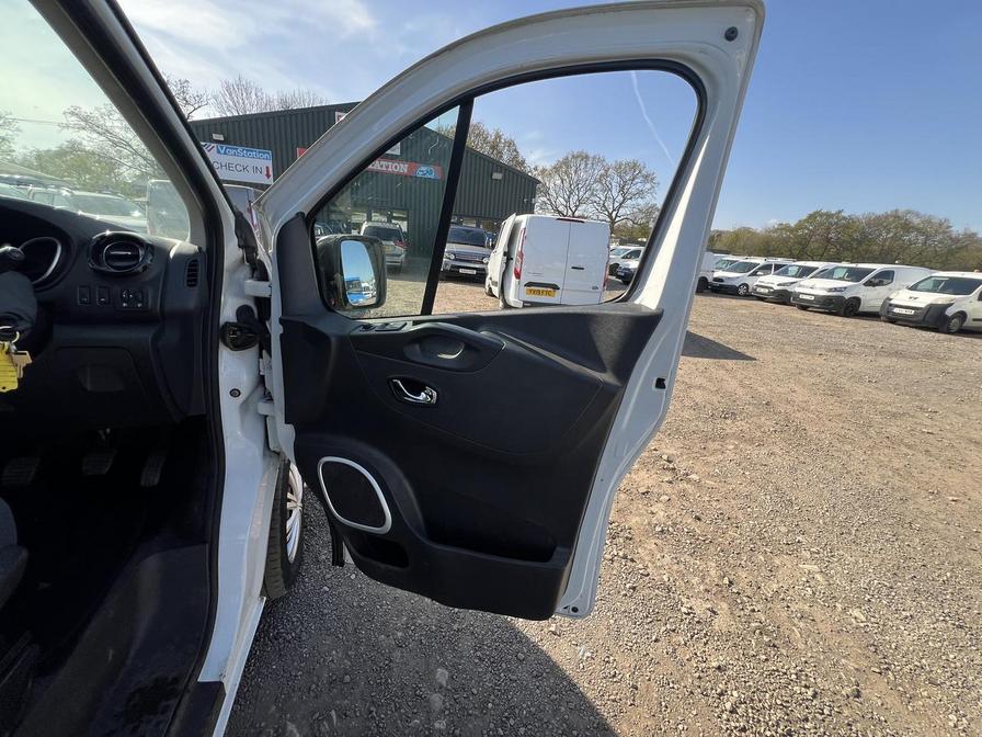 2017 Vauxhall Vivaro – Model: Vivaro  2900 Sportive CDTi – DY67EPU