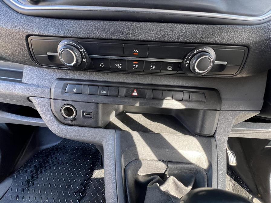 2021 Vauxhall Vivaro – Model: Vivaro 2900 Dynamic S/S – VO21XNT