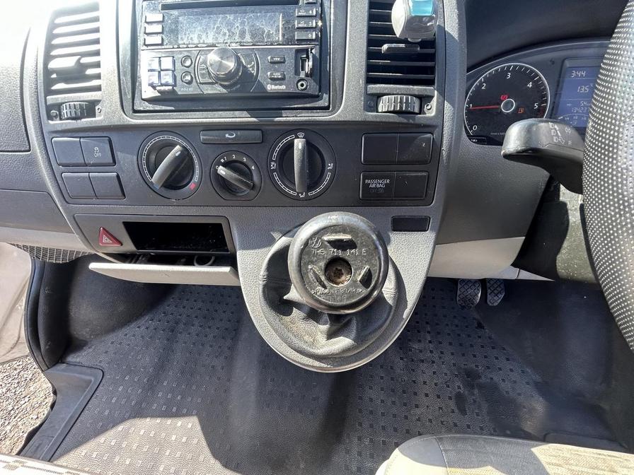 2012 Volkswagen Transporter – Model: Transporter T28 102 TDI SWB – KS12MDF