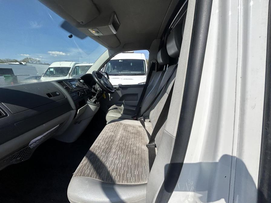 2012 Volkswagen Transporter – Model: Transporter T28 102 TDI SWB – KS12MDF