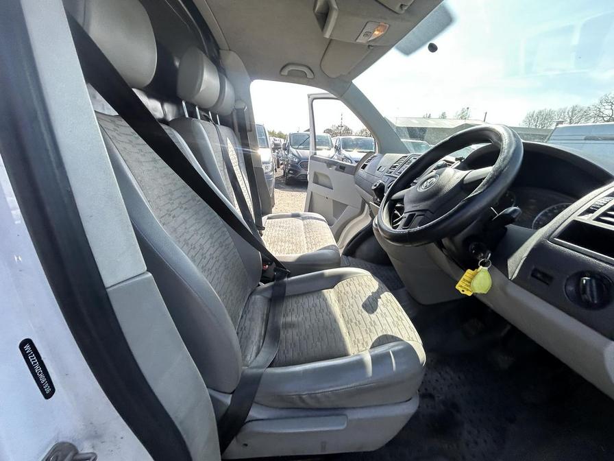 2012 Volkswagen Transporter – Model: Transporter T28 102 TDI SWB – KS12MDF