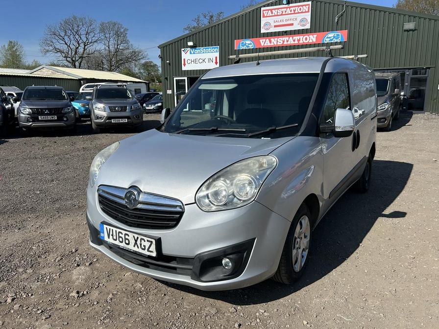 2016 Vauxhall Combo – Model: Combo 2000 L1H1 CDTi S/S Sport – VU66XGZ