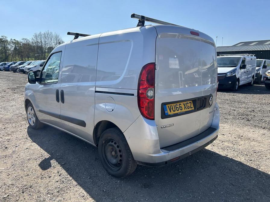 2016 Vauxhall Combo – Model: Combo 2000 L1H1 CDTi S/S Sport – VU66XGZ