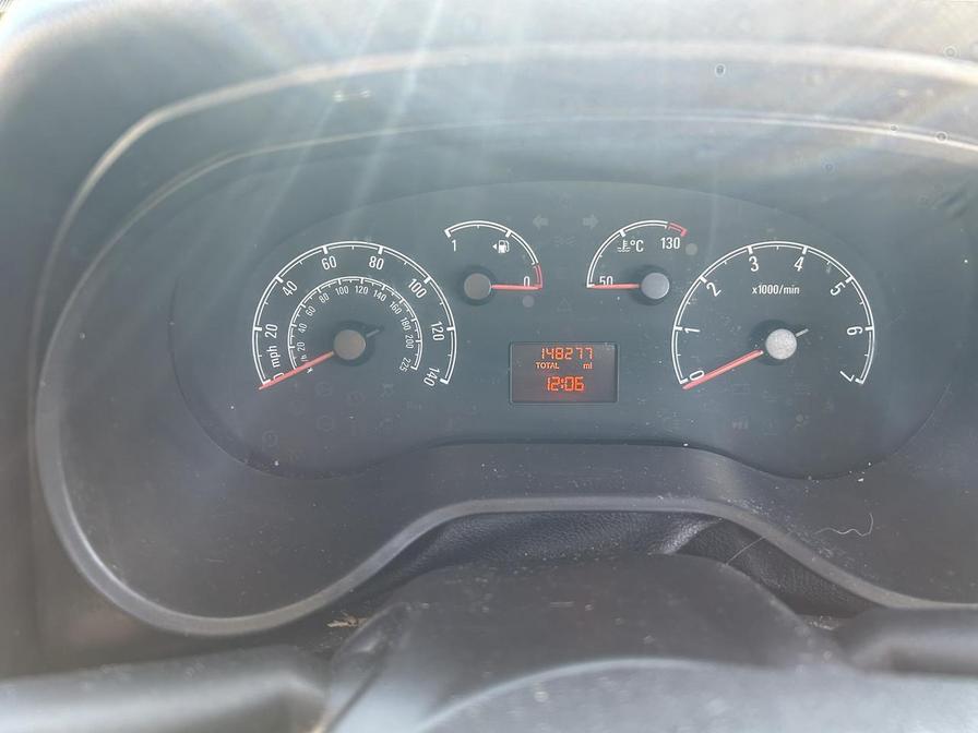 2016 Vauxhall Combo – Model: Combo 2000 L1H1 CDTi S/S Sport – VU66XGZ