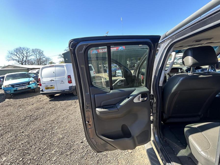 2015 Nissan Navara – Model: Navara Tekna dCi – WG64YRN