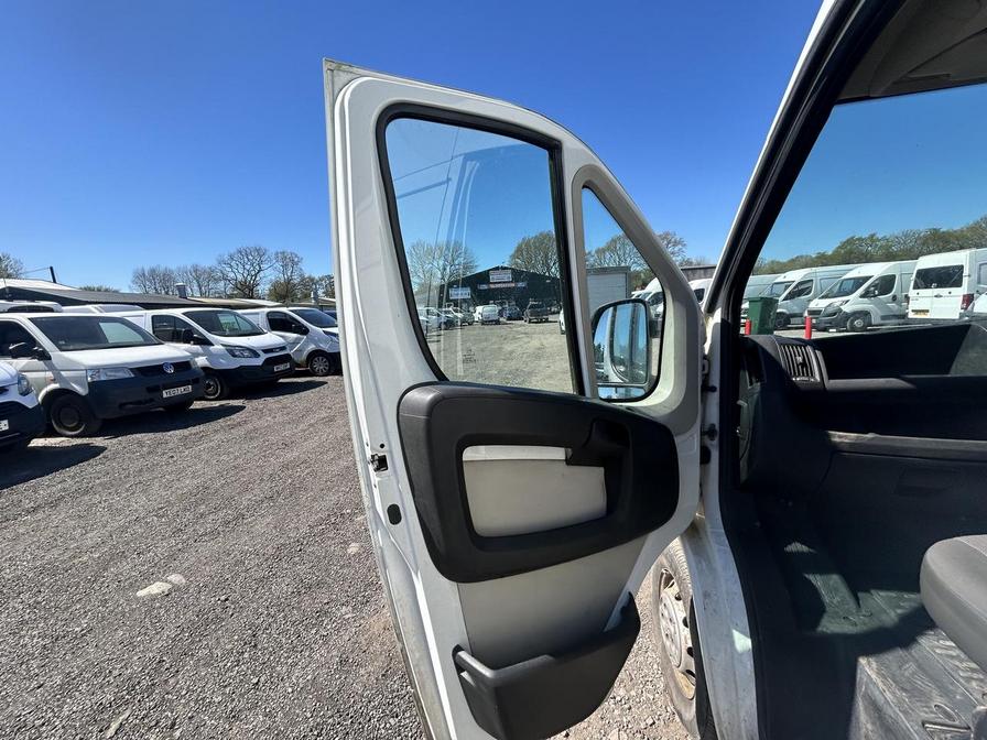 2014 Peugeot Boxer – Model: Boxer 335 L2H2 HDi – CE14YZK