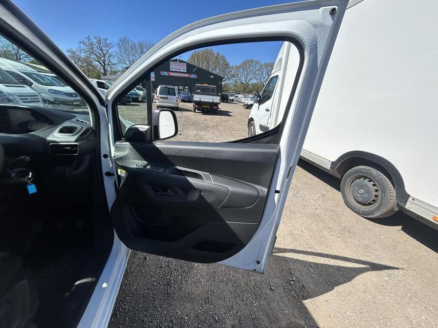 2019 Peugeot Partner – Model: Partner Professional L1 Blue HDi – LM69EUP