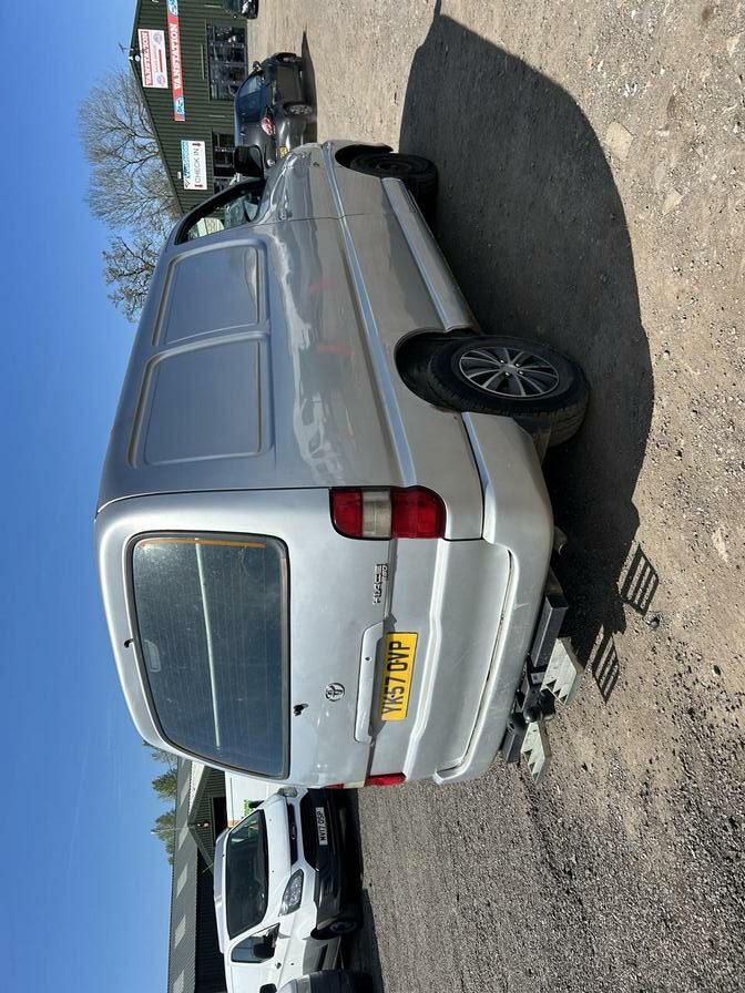 2007 Toyota HIAce – Model: Hiace 280 D-4D 95 SWB – YK57OVP