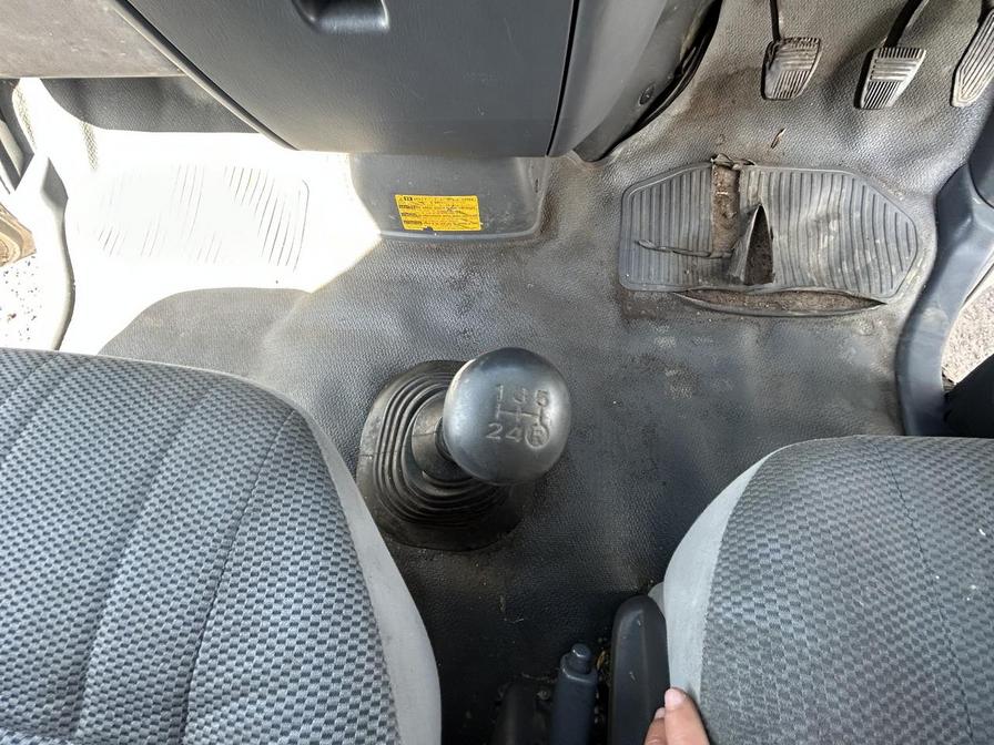 2007 Toyota HIAce – Model: Hiace 280 D-4D 95 SWB – YK57OVP