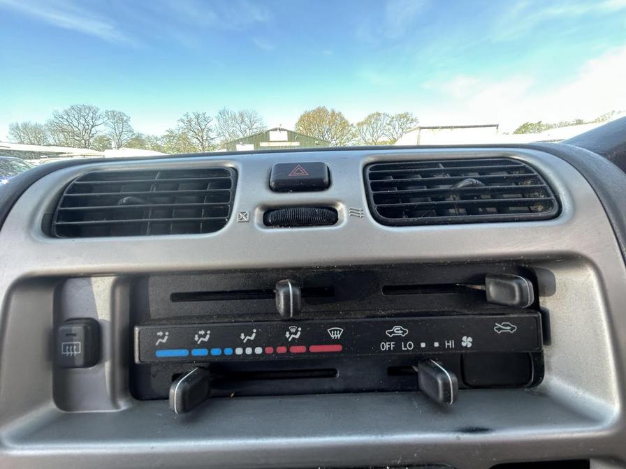 2007 Toyota HIAce – Model: Hiace 280 D-4D 95 SWB – YK57OVP