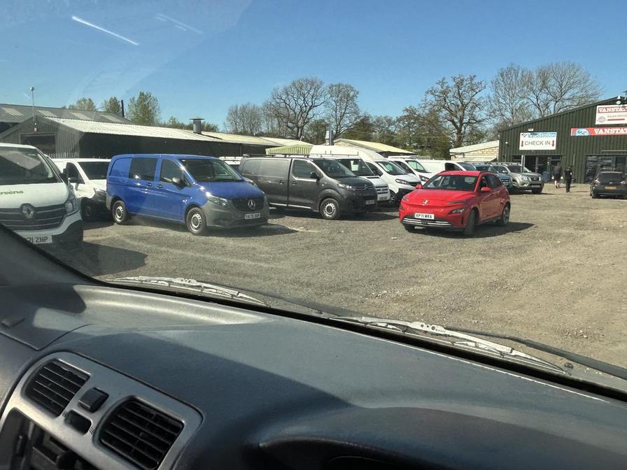 2007 Toyota HIAce – Model: Hiace 280 D-4D 95 SWB – YK57OVP