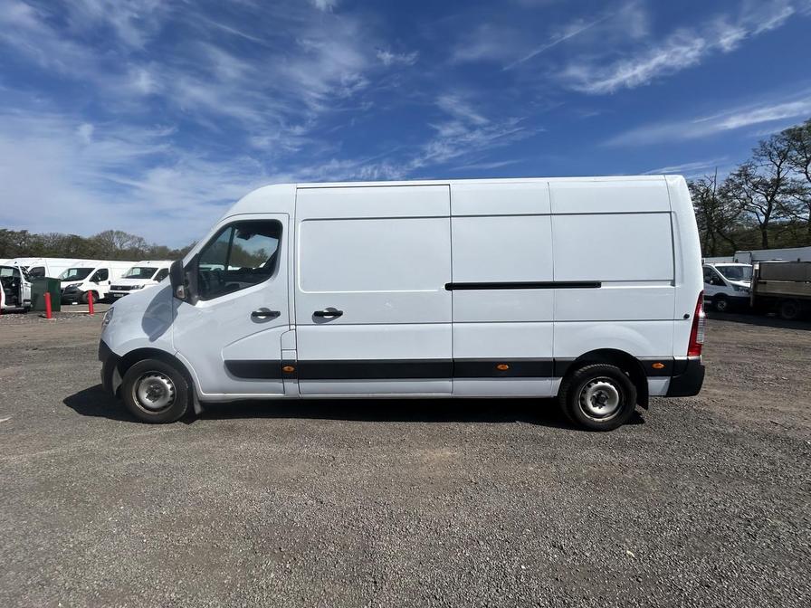 2022 Nissan Interstar – Model: Interstar Tekna dCi – YT22FJD